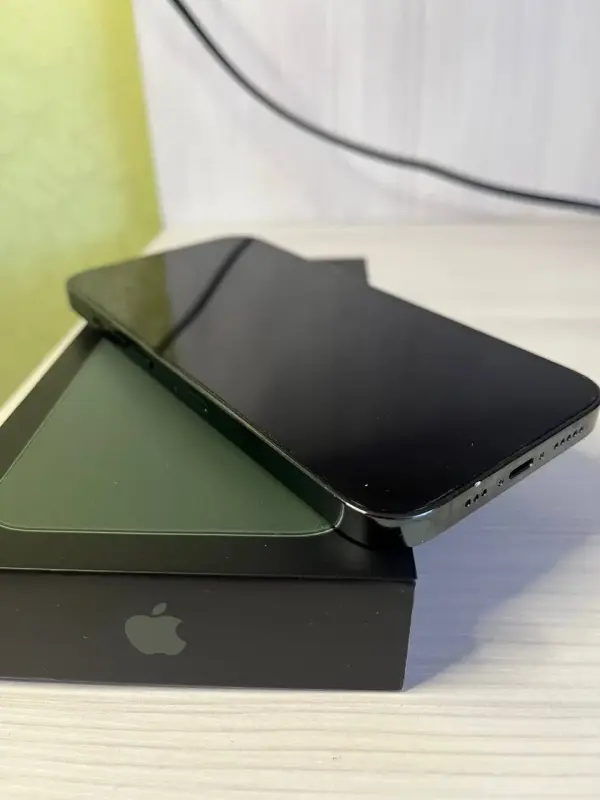 Apple 13 pro альпийский зеленый