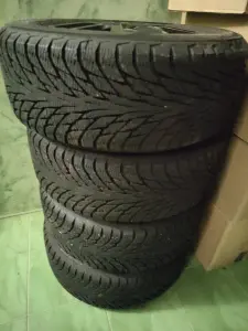 Dezent TE 17/7.5J + Nokian Tyres Hakkapeliitta R2 колесо