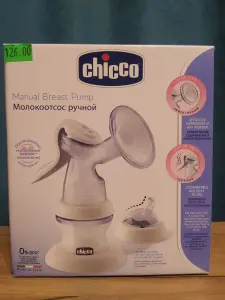 Молокоотсос ручной Chicco+доп. бутылочка для кормления (Лот)