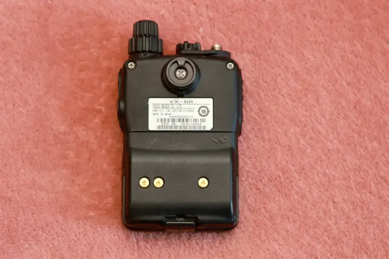 Радиостанцию YAESU VX-6R продам