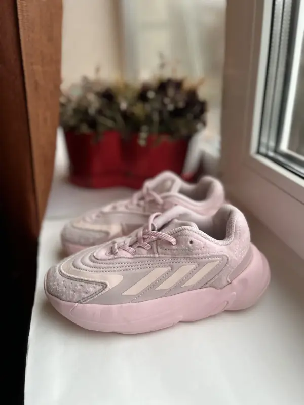 Кроссовки adidas