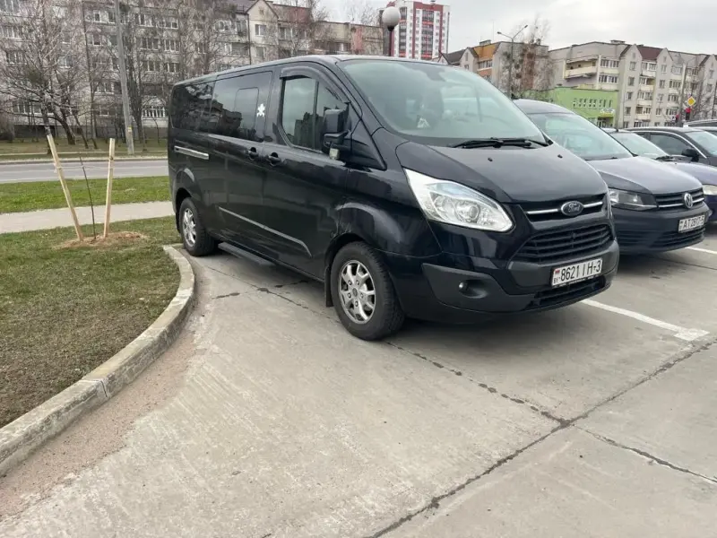 Машина Ford Tourneo Custom 2014