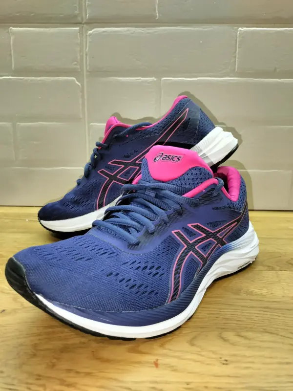 Женские кроссовки Asics. Оригинал.