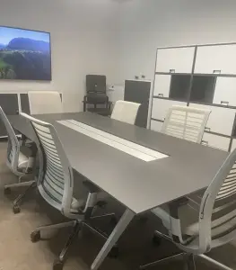 Комплект Steelcase в переговорную комнату. Уместен торг