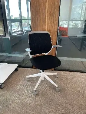 Кресло офисное Steelcase S.A. Cobi