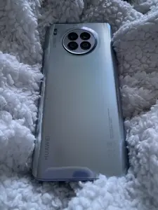 Телефон  Huawei Nova 8i