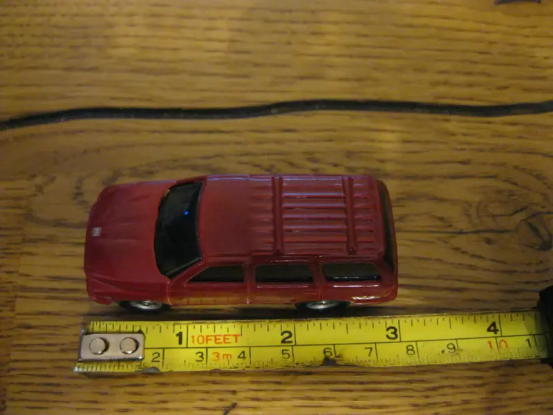 Машинка Maisto 1/64 Dodge Durango