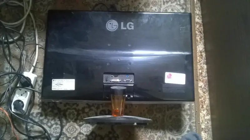 Монитор LG Flatron IPS236V 23 дюйма