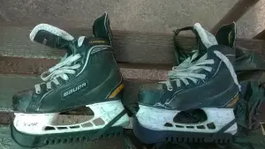 Хоккейные коньки для мальчиков Bauer Supreme Pro размер 35-36