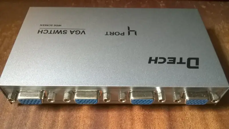 VGA Switch на 4 порта (4 VGA входа на 1 VGA выход) Dtech DT-7034