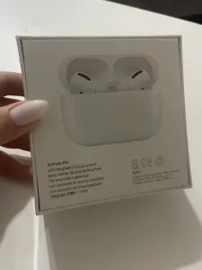 Наушники AirPods Pro