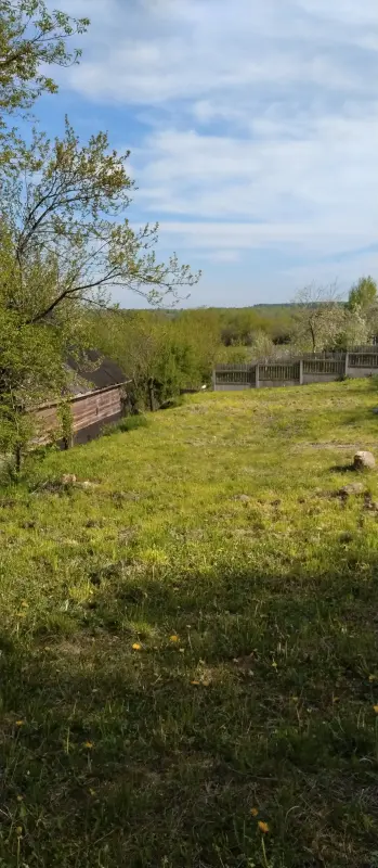 Участок со срубом и скважиной на берегу Березины