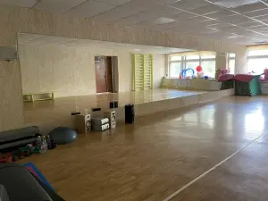 Спортивный комплекс с тренажёрными залами и кафе