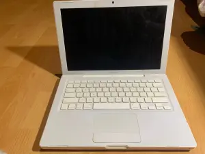 Apple Macbook A1181 на запчасти