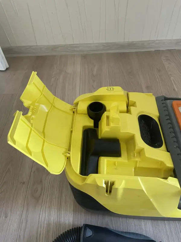 Пылесос с аквафильтром Karcher DS 5800