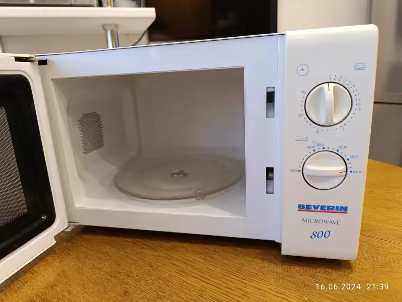 Микроволновая печь Severin Microwave 800