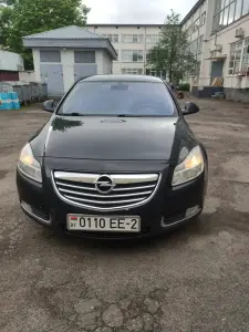 автомобиль OPEL INSIGNIA