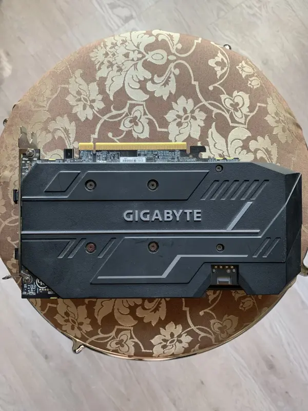 Видеокарта Gigabyte GeForce RTX 2060 WindForce OC 6GB GDDR6 GV-N2060WF2OC-6GD