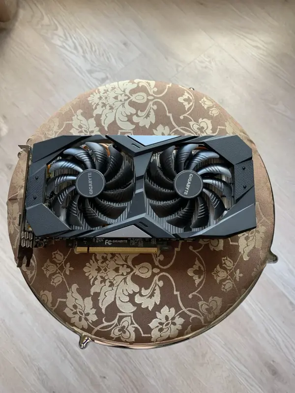 Видеокарта Gigabyte GeForce RTX 2060 WindForce OC 6GB GDDR6 GV-N2060WF2OC-6GD