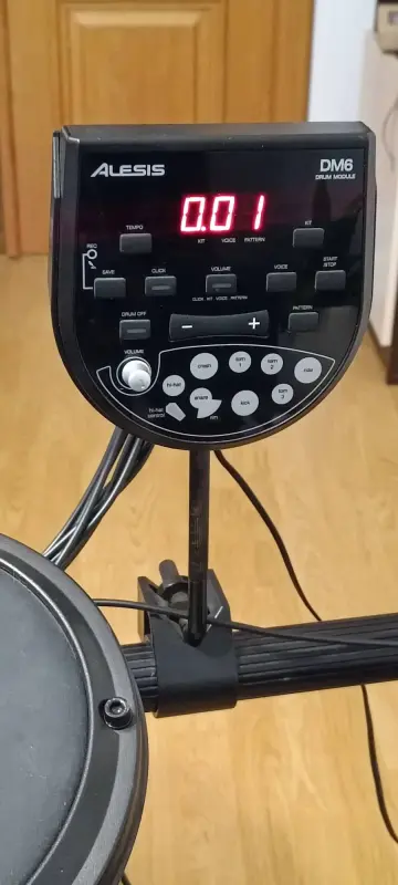 Электронная ударная установка ALESIS DM6