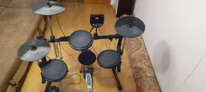 Электронная ударная установка ALESIS DM6