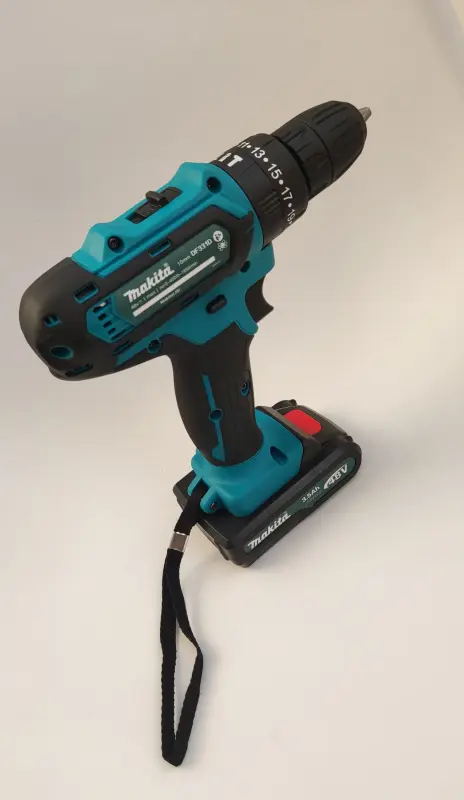 Новый шуруповерт Makita