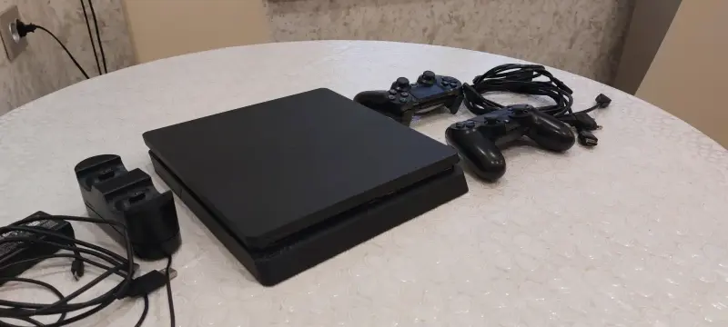 Игровая приставка PS4 Slim 1tb