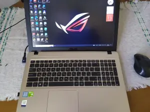 Ноутбук ASUS