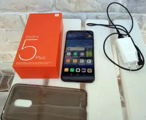 Смартфон Xiaomi Redmi 5 Plus 4GB/64GB