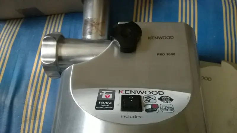 Электромясорубка Kenwood MG510 Мясорубка электрическая