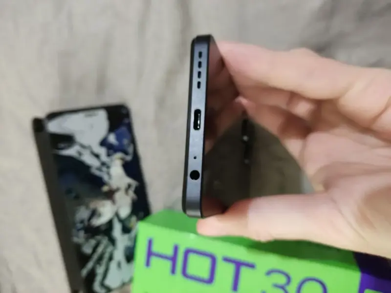 Infinix HOT 30 8/128 черный