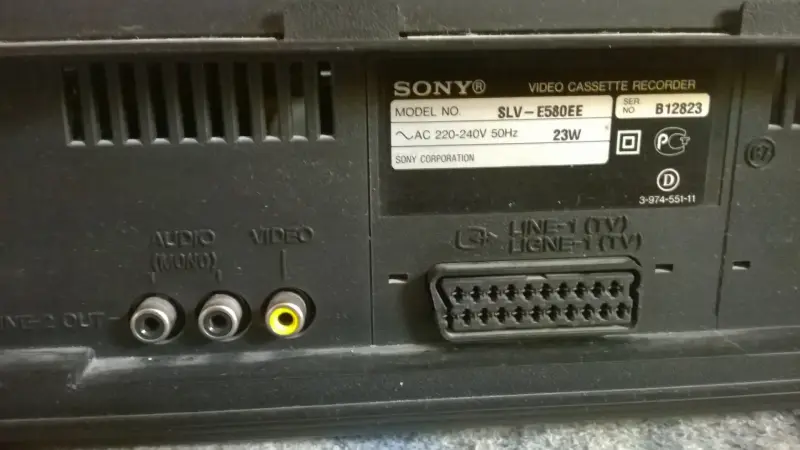 Видеомагнитофон (Видеоплеер) Sony SLV-E580EE