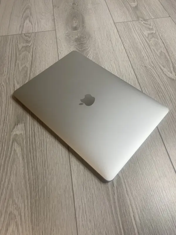 MacBook Pro (13-inch, 2017, Two Thunderbolt 3 port)