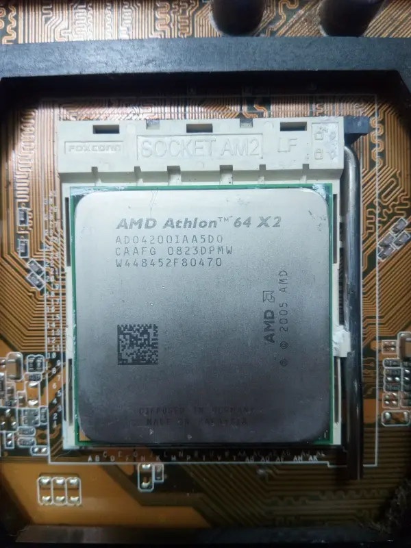 Процессор AMD Athlon 64X2 ADO4200IAA5DO