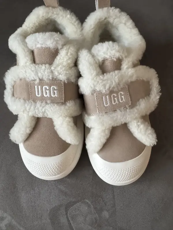 кроссовки ugg