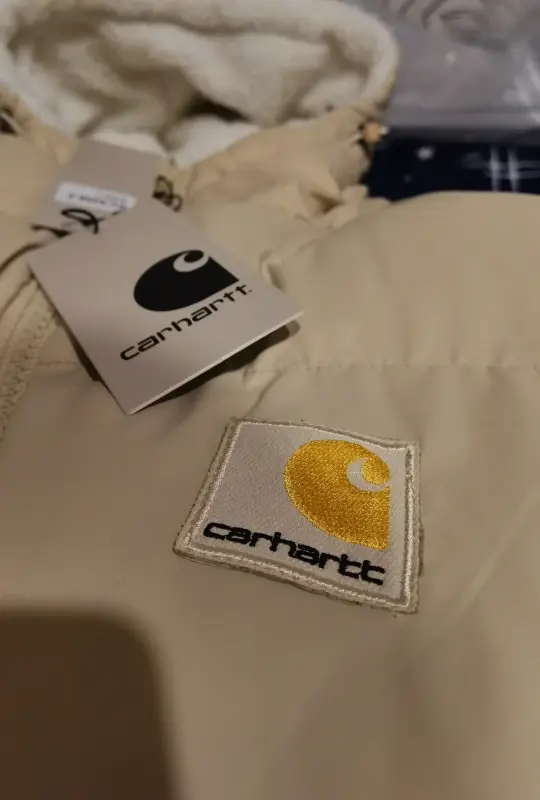 Зимняя куртка Carhartt новая.