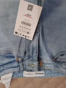 Джинсы Bershka