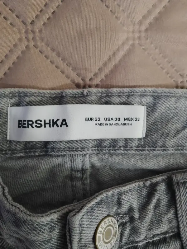 Джинсы Bershka