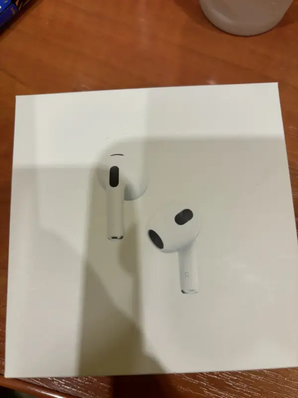 Наушники AirPods