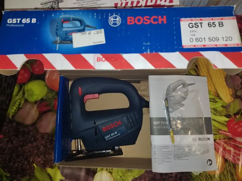 Электролобзик Bosch GST 65 B Professional.