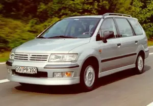 Mitsubishi Space Wagon III запчасти