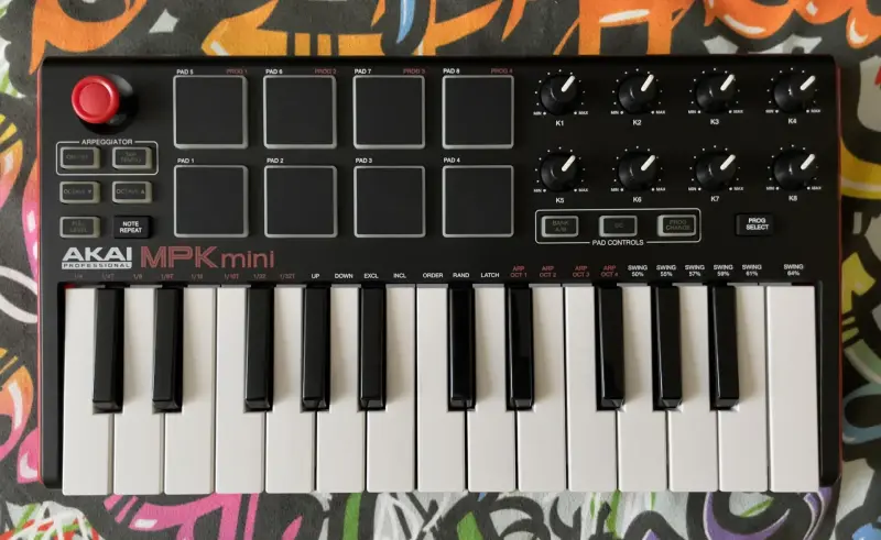 MPK Mini MK2 – миди-клавиатура от компании Akai Pro