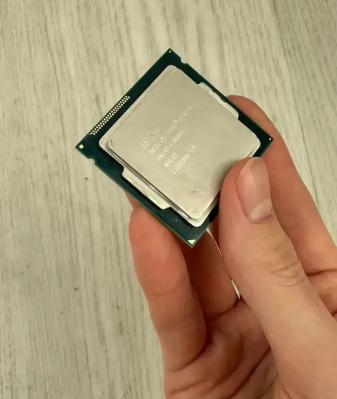 Материнская плата с процессором Intel core I7 4770 и системой охлаждения