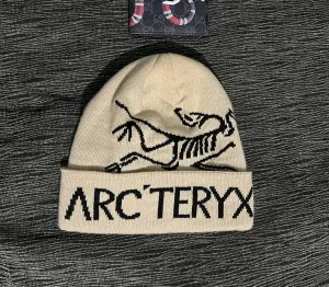 Шапка Arcteryx (новая)