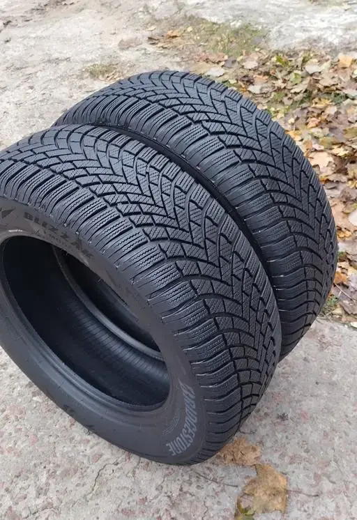 Зимняя резина BRIDGESTONE 215/60 R16 (2 шт.)