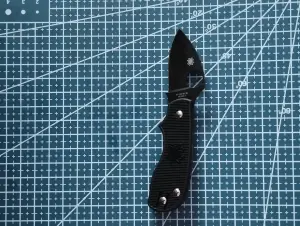 Нож Spyderco Squeak