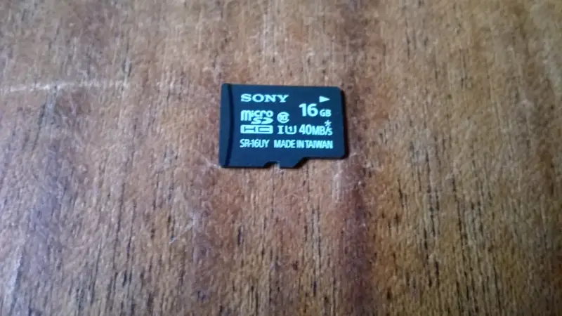 Карта памяти Sony microSDHC UHS-I (Class 10) 16GB