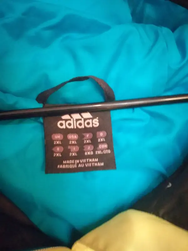 Куртка Adidas новая