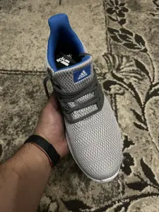 Кроссовки Adidas