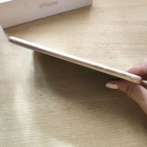 Смартфон Apple iPhone 8 Plus 64 гб